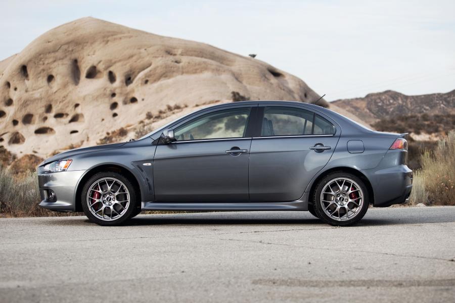  Mitsubishi Lancer Evolution X MR Touring 2012 года  (фото 24 из 34)